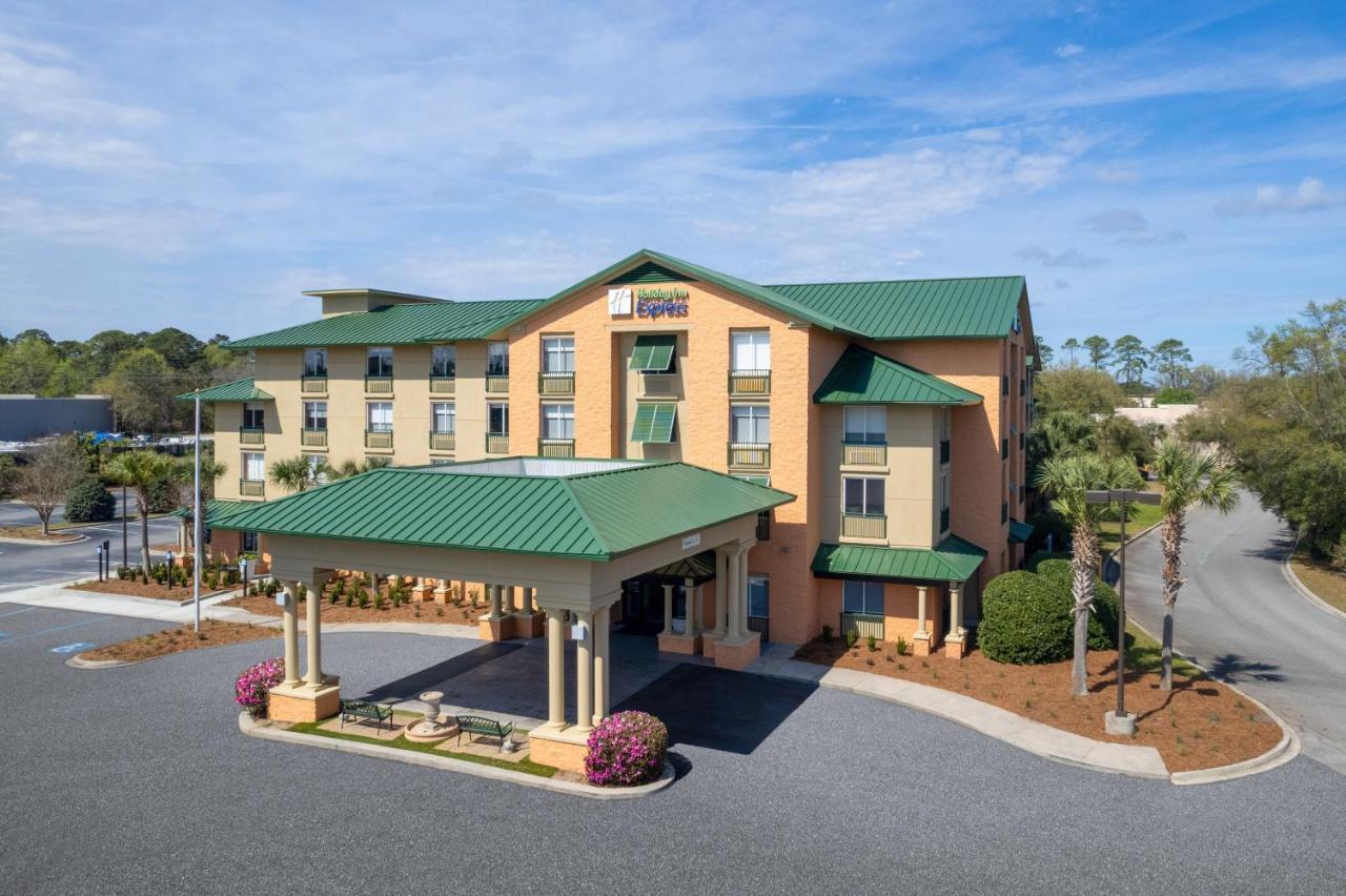 Holiday Inn Express Hotel & Suites Bluffton At Hilton Head Area By Ihg Exterior photo